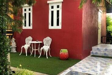 هتل The Color Resort Amphawa
