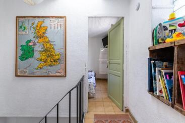 The Crew House La Ciotat   Maison De Pêcheur En Triplex 3 Chambres Et Box Privatif Au Dessus Du Vieu