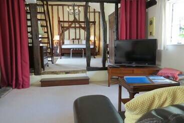 تختخواب و صبحانه Greyhound Cottage