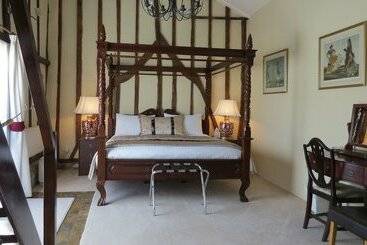 تختخواب و صبحانه Greyhound Cottage