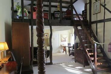 تختخواب و صبحانه Greyhound Cottage