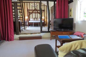 تختخواب و صبحانه Greyhound Cottage