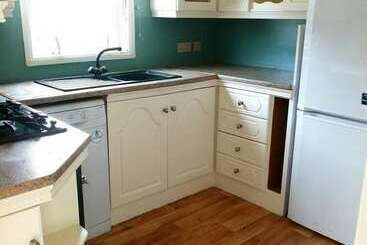 Midden Manor Country Stay On A Working Dairy Farm