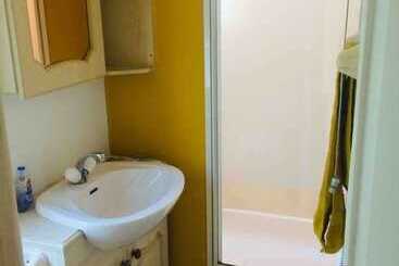 Midden Manor Country Stay On A Working Dairy Farm