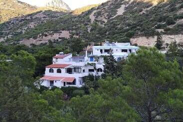 Oleander S Garden Traditional Cretan Cottage