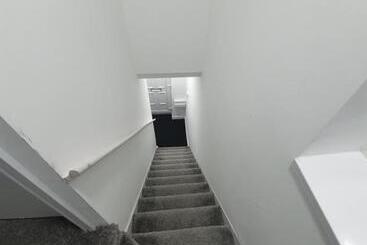 اقامتگاه Beautiful Rooms Shaw St And Pine St