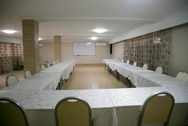 تختخواب و صبحانه Aabiya Lodge