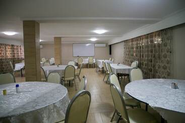 تختخواب و صبحانه Aabiya Lodge