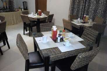 تختخواب و صبحانه Aabiya Lodge