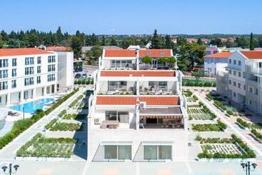 Garden Palace Resort