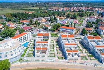 Garden Palace Resort