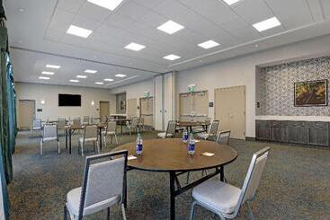 هتل Hampton Inn & Suites By Hilton Belleville
