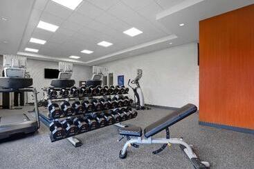 هتل Hampton Inn & Suites By Hilton Belleville