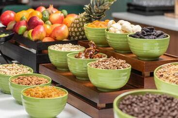هتل Holiday Inn Yerevan   Republic Square, An Ihg