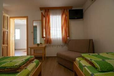 پانسیون Guesthouse Jadran