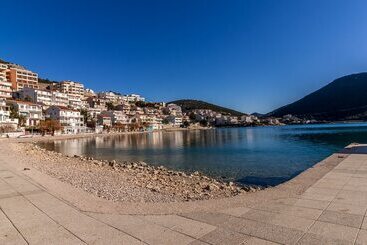 پانسیون Guesthouse Jadran