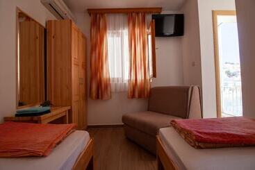 پانسیون Guesthouse Jadran