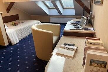Booking Hotel Crown Piast & Spa