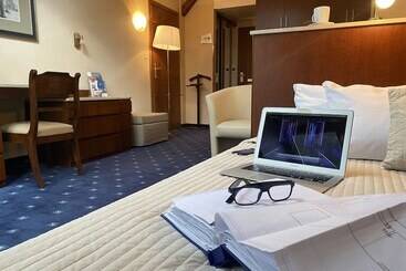 Booking Hotel Crown Piast & Spa