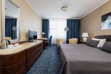 Booking Hotel Crown Piast & Spa