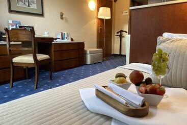Booking Hotel Crown Piast & Spa