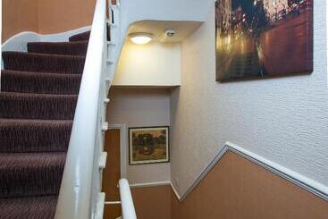 Dover Hotel   B&b