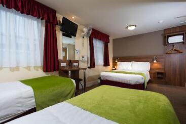 Dover Hotel   B&b