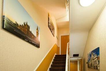 Dover Hotel   B&b