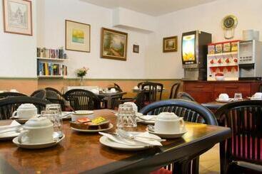 Dover Hotel   B&b
