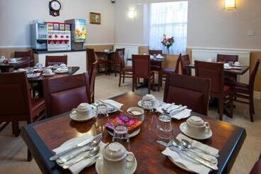 Dover Hotel   B&b
