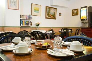 Dover Hotel   B&b