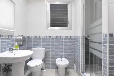 مسافرخانه Barcelona Gotic Guesthouse