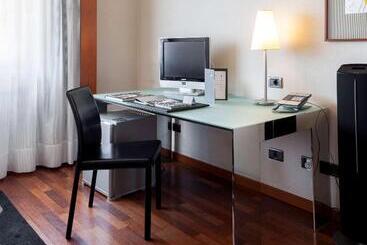 Ac Hotel Ponferrada By Marriott