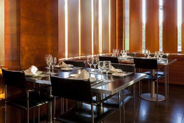 Ac Hotel Ponferrada By Marriott
