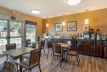 هتل Best Western Governors Inn And Suites