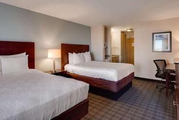 هتل Best Western Plus Gateway Inn & Suites   Aurora