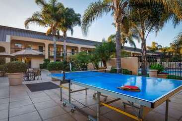 هتل Best Western Plus South Coast Inn