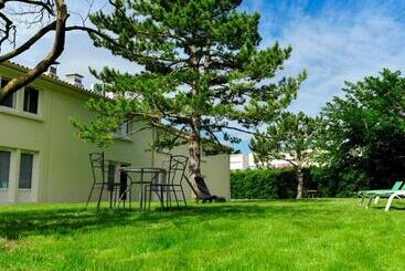 Brit Hotel Avignon Sud Le Calendal