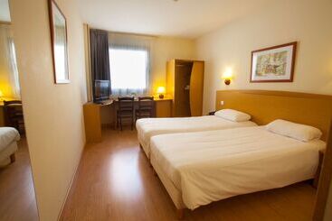 هتل Travelodge Alicante Puerto