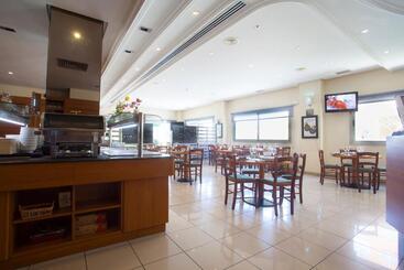 هتل Travelodge Alicante Puerto