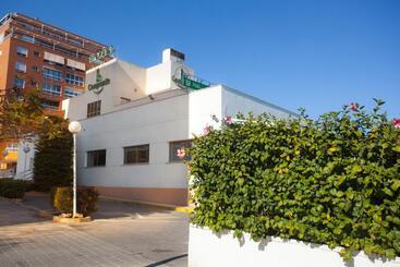 هتل Travelodge Alicante Puerto