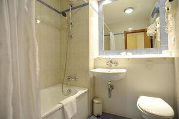 هتل Travelodge Alicante Puerto