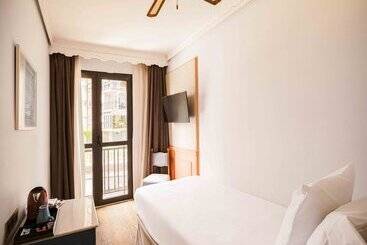 هتل Fenix Torremolinos Adults Only Recommended