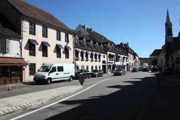 هتل Henry Ii Beaune Centre