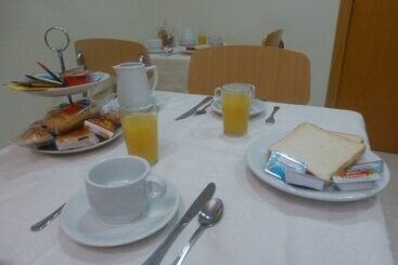 هتل Hostal El Val