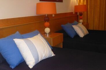 هتل Hostal El Val