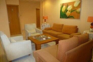 هتل Hostal El Val