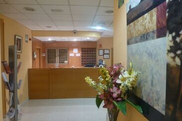 هتل Hostal El Val