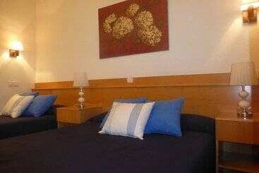هتل Hostal El Val