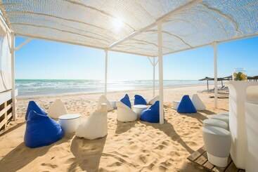 هتل Iberostar Waves Royal Andalus